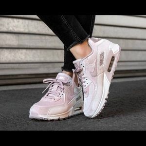 Nike Air Max 90 LX Velvet Rose Women’s size 7